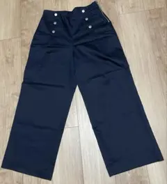 ネイビー ワイドパンツ 前ボタン付き