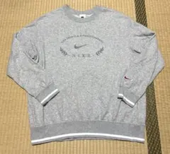 NIKE スウェット　トレーナー　刺繍ロゴ入り