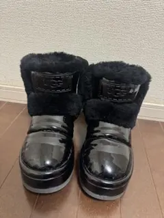 【新品】UGGクラシック ブーツ チラピークシャイン アグ ムートン 未使用品】UGGクラシック ブーツ チラピークシャイン アグ ムートン