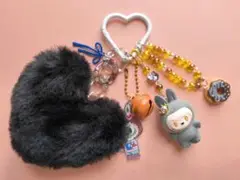 ラブブ☆大きなもふもふハートのキーホルダー【黒】