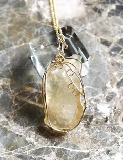 リビアングラスペンダントトップ◇