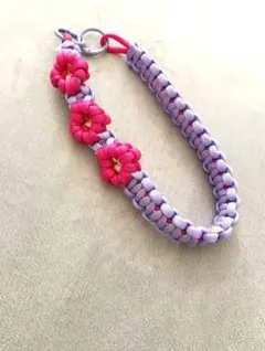 手作り紫とピンクの花　スマホストラップ