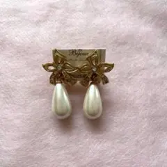 イヤリング　パール調　ドロップ型