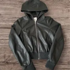 美品 GYDA ブラックレザーフードジャケットのサムネイル
