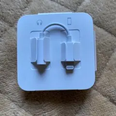 Apple iPhone 純正　イヤホン変換アダプター