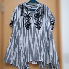 チャイハネ　刺繍入りシャツのサムネイル