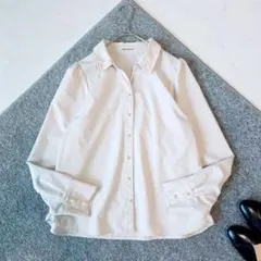 美品✨️ミッシュマッシュ パールボタン ブラウス ベージュ 長袖 オフィス Mのサムネイル