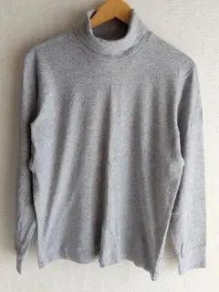 ユニクロ ソフトタッチ タートルネックTシャツ サイズ L カラー グレー