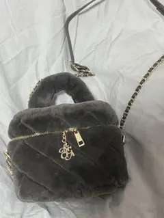 NICE CLAUP フェイクファーキルティングバニティバッグブラウン