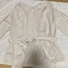 KBF ウエストリボン付き Vネックブラウス アイボリー