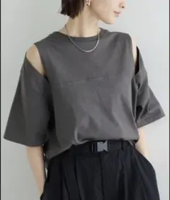 andme アンドミー 汗染み防止カットアウトデザインTシャツのサムネイル
