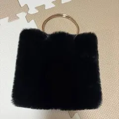 黒ファーバック　ハンドバッグ