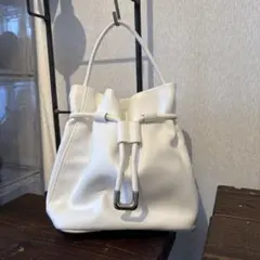 【zara】ホワイト | バケットバッグ | ショルダーストラップ付き
