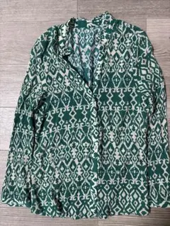 1回着用　ZARA レトロ柄 長袖シャツ ブラウス グリーン系 レディースのサムネイル