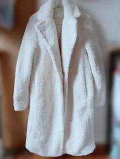 HM ホワイトボアロングコート