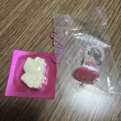 ハローキティQ.B.B.型抜きチーズキーホルダー /ゆるっとめじるしアクセサリー
