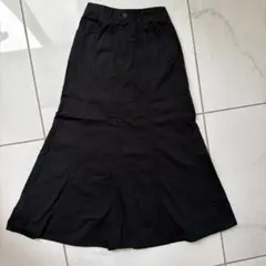 GU 黒 フレアスカート