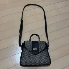 MOUSSYショルダーバッグ ベージュと黒