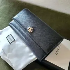 上品に艷めく財布 グッチ GUCCI マーモント 黒 コンチネンタル 箱 袋付き