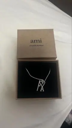 AMIRI ロゴ ネックレス 箱付 - メルカリ