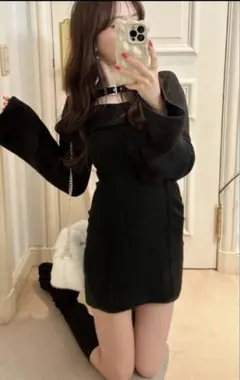 ブラックミニワンピース フレアスリーブ　GRL