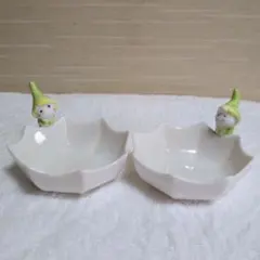 花びら型陶器皿 小人の飾り付き 2個セット