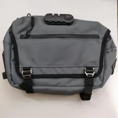 OZUKOボディバッグ 男女兼用 ワンショルダーバッグ 軽量 軽い グレー