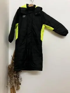 ぴ*☆様 umbro フード付きロングベンチコート 黒/蛍光イエロー