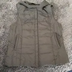 コムサイズム　フード付き　ダウンベスト　Ｌサイズ