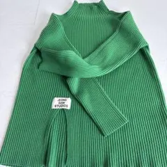 グリーン セーター