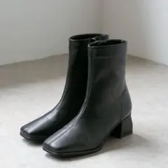 スクエアトゥ 台形ヒール ショートブーツ