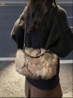 ファーショルダーバッグ ブラウン系 チェーン付き　２wey ふわふわファーバック