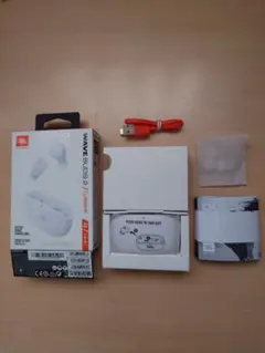 新品同様 JBL WAVE BUDS 2 ノイズキャンセリングイヤホン ホワイト