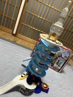 でっかく遊ぼう！DXトミカタワー