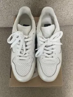 VEJA ヴェジャ V-10 レザー VX0201270A サイズ23のサムネイル