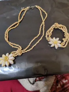 More超超値下げ開店レアセール！！花ネックレスとブレスレットセット