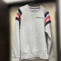 adidas グレー スウェットシャツ ストライプ