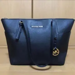 Item thumbnail for item f8333b3e-f485-43be-992e-065f8d53b225