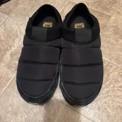 TEVA ブラック スリッポン 合成繊維