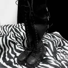 ブラックレースアップロングブーツ