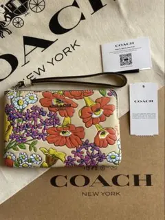 【COACH/CR946】コーナー ジップ リストレット・フローラル プリント