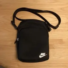 NIKE ショルダーバッグ ナイキ ヘリテージ クロスボディバッグ (4L)