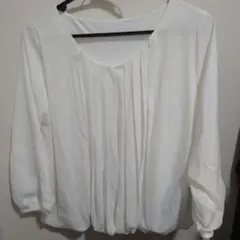 ホワイト プリーツデザイン 長袖シャツ