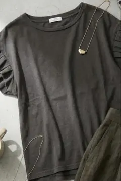 URBAN RESEARCH ITEMS袖フリル Tシャツのサムネイル