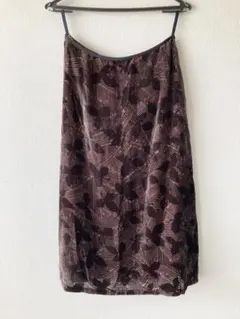 【美品】untitled ひざ下丈のスカート　葉っぱ柄　秋冬服