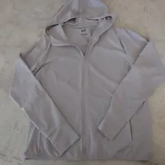 ユニクロ UVカット パーカ