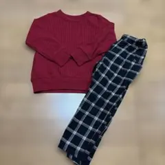 クリスマス　赤トレーナー　チェック柄パンツ　コーデ