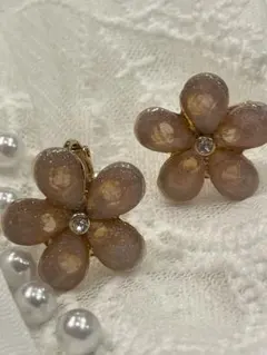 花形淡いピンクイヤリング