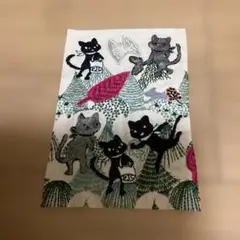 ハンドメイド クロスステッチ刺繍完成品『パリのネコたち』 - メルカリ