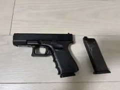 Glock 17 Gen4 ガスガン マガジン2本付 - メルカリ